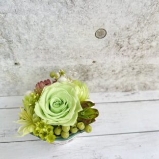 『プリザとドライの手のひらアレンジ（グリーン）』